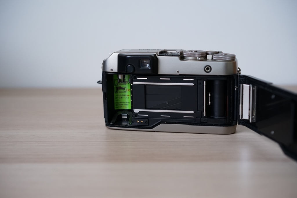 Contax G1 Green Label +Dos supplémentaire Databack