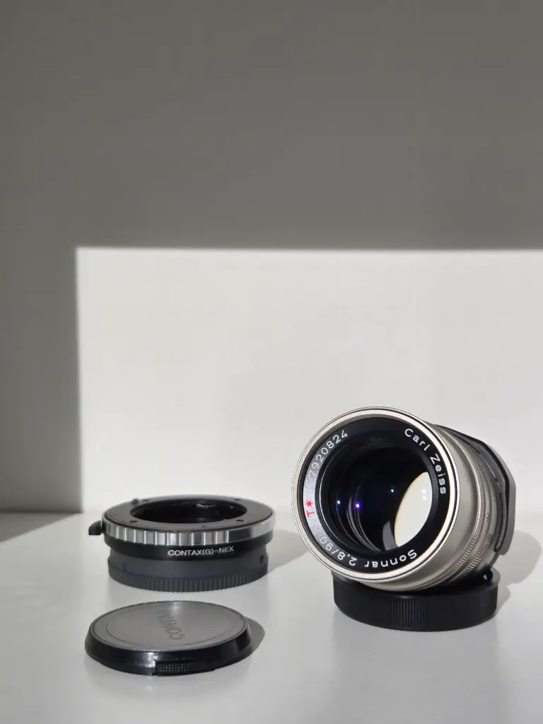 90mm Sonnar F2.8 + Adaptateur Sony E
