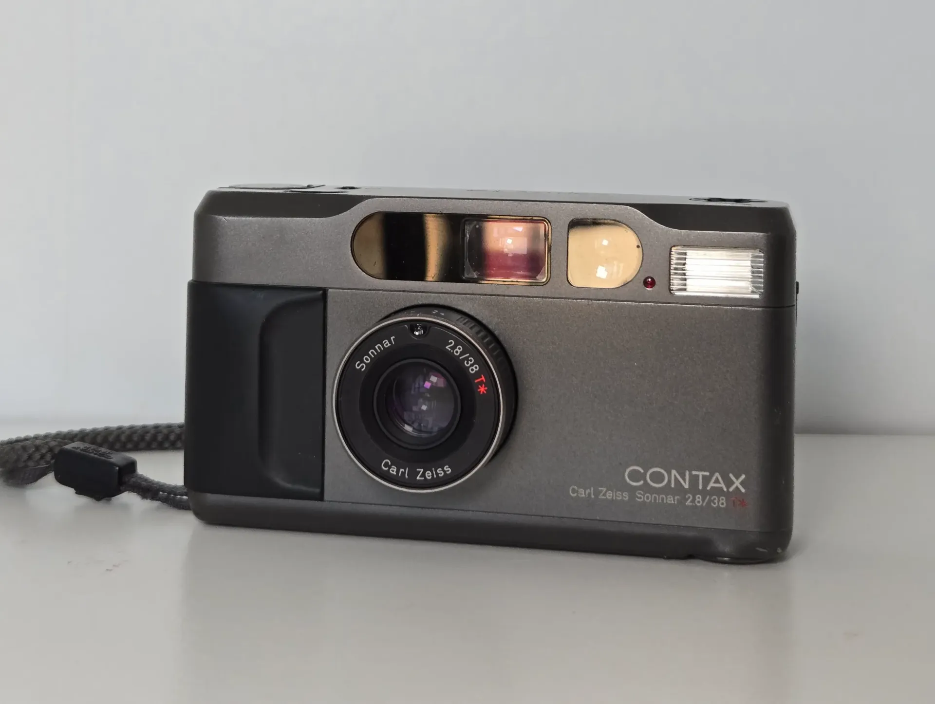 Contax T2 anthracite (Titanium Black) révisé