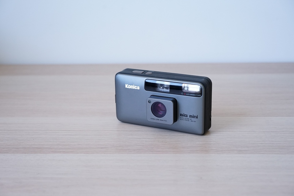 Konica Big Mini BM-201 Gris Foncé Révisé S/N : 1839372
